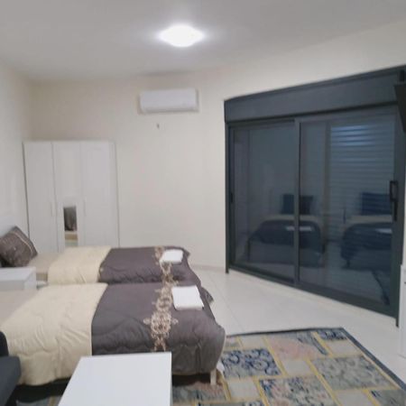 Апартаменти For Women Only - للنساء فقط Umm al-Amad Екстер'єр фото