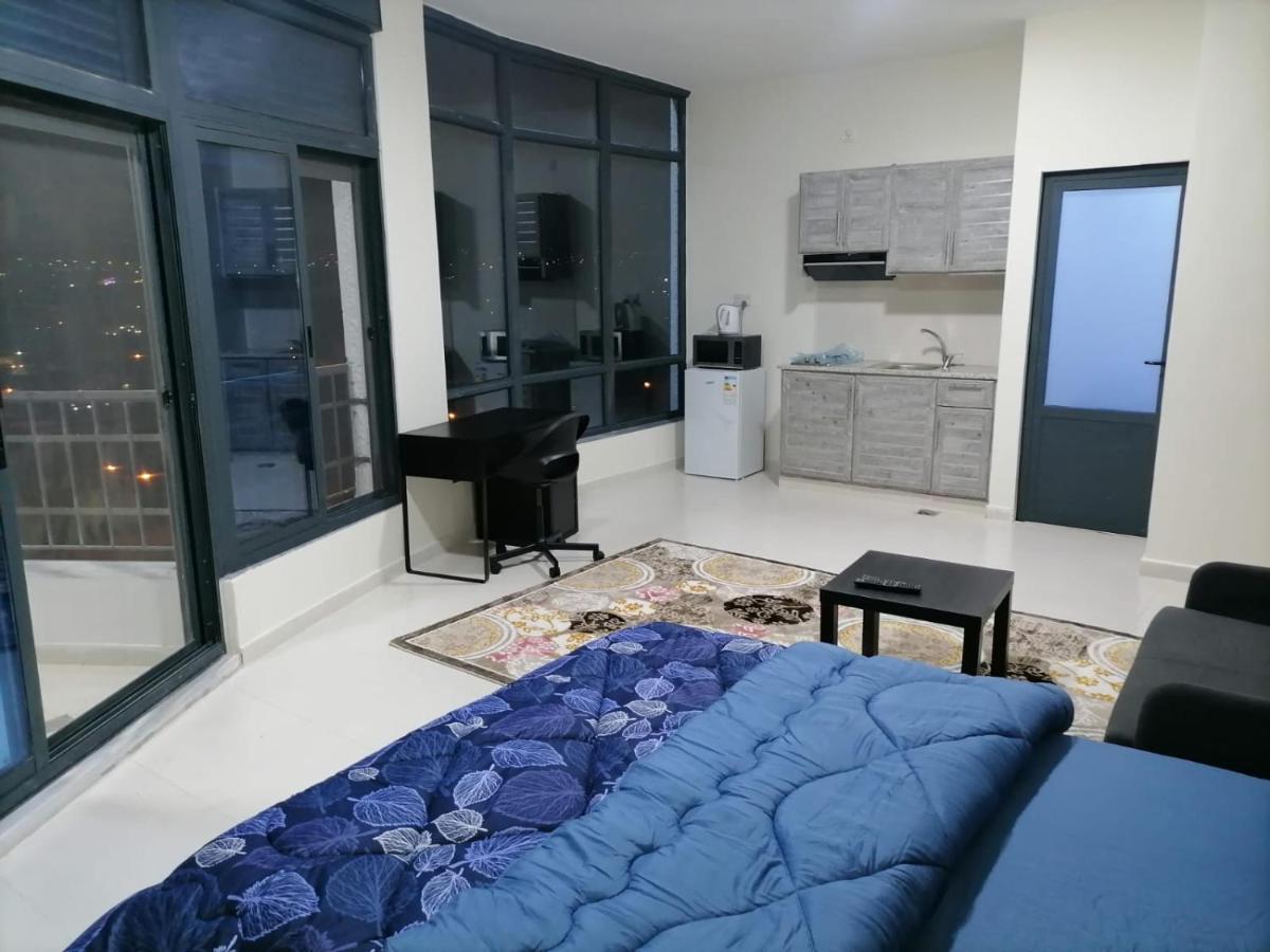 Апартаменти For Women Only - للنساء فقط Umm al-Amad Екстер'єр фото