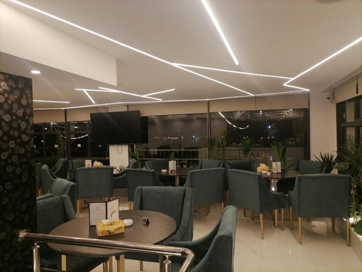 Апартаменти For Women Only - للنساء فقط Umm al-Amad Екстер'єр фото