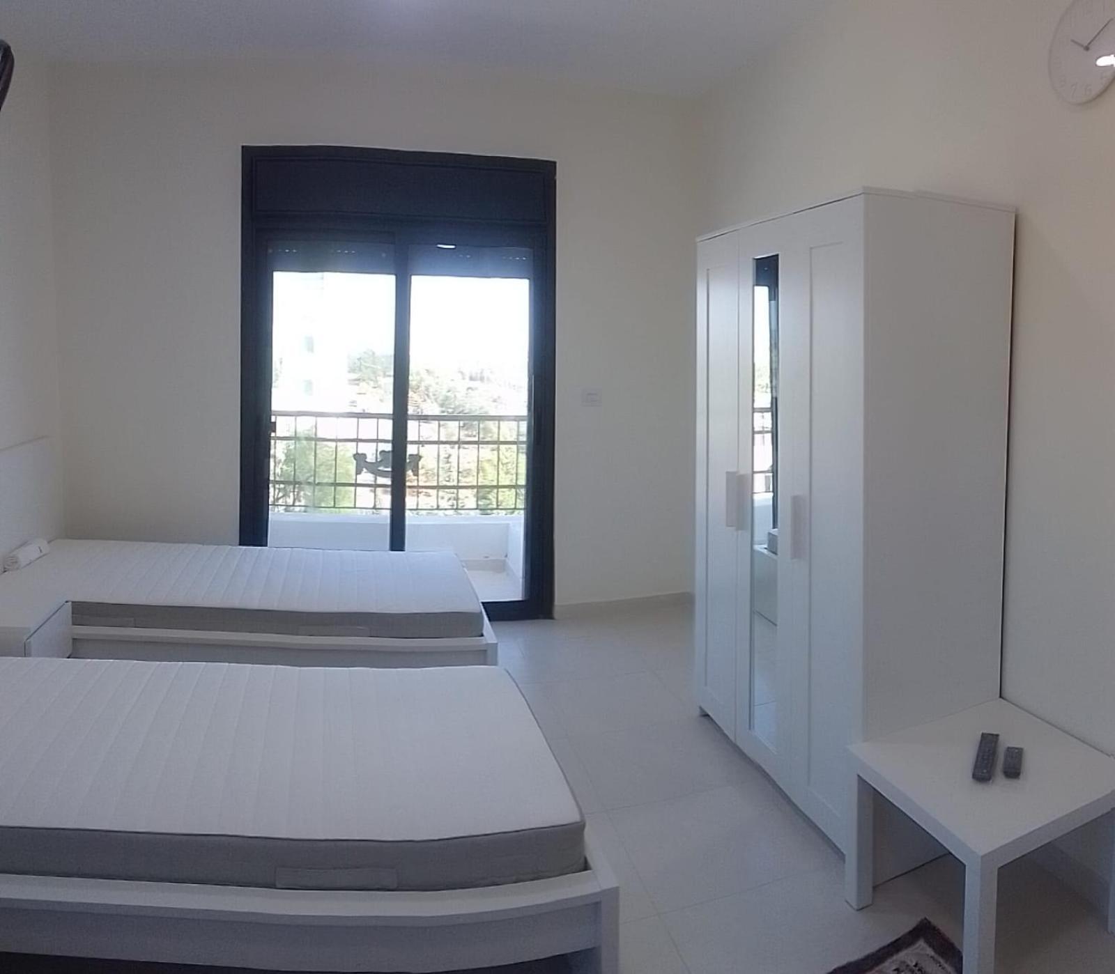 Апартаменти For Women Only - للنساء فقط Umm al-Amad Екстер'єр фото